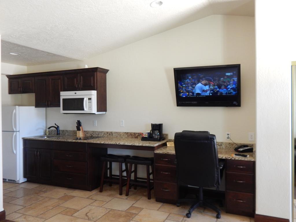 Winterton Suites Williston Exterior photo