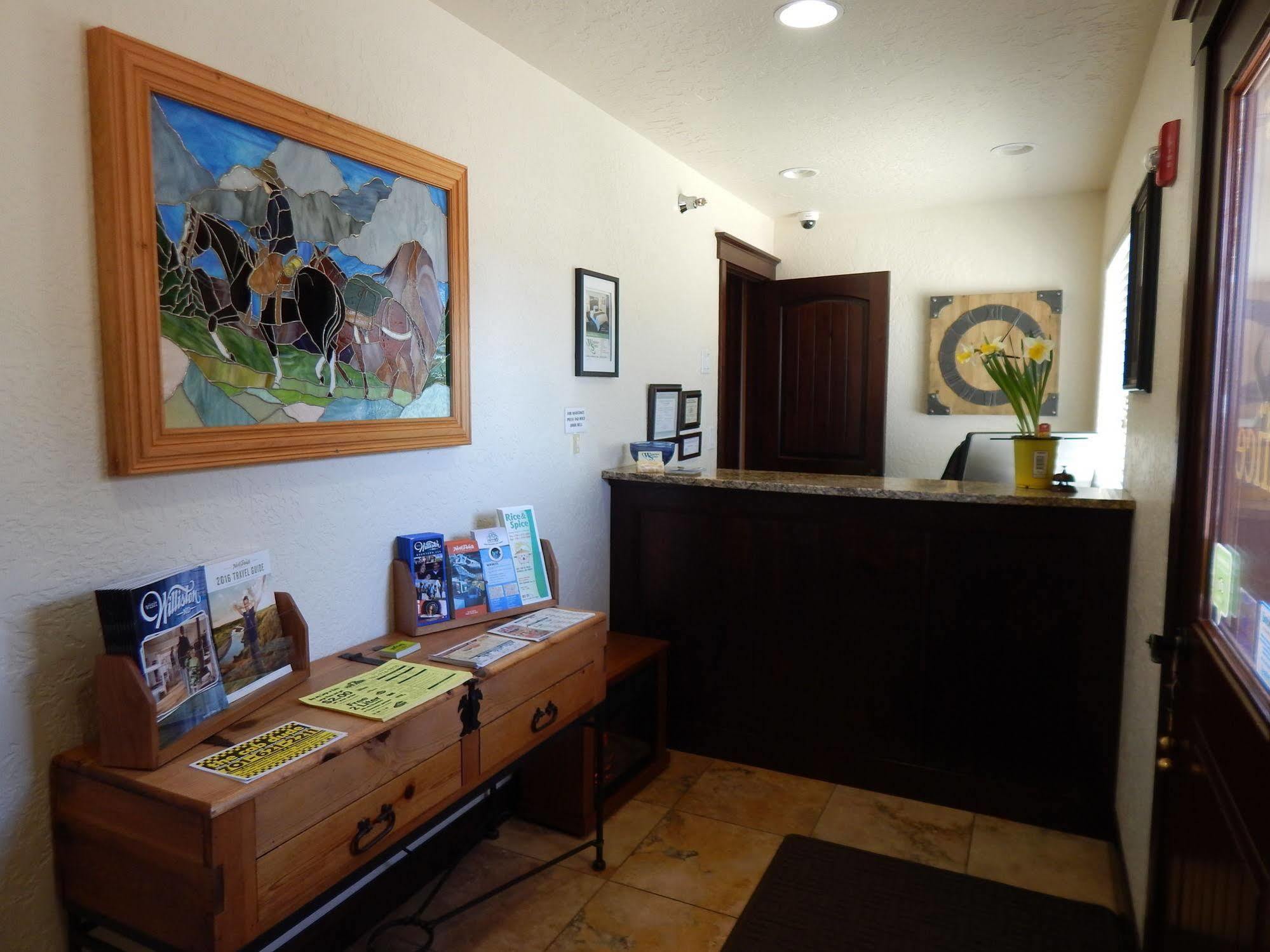 Winterton Suites Williston Exterior photo